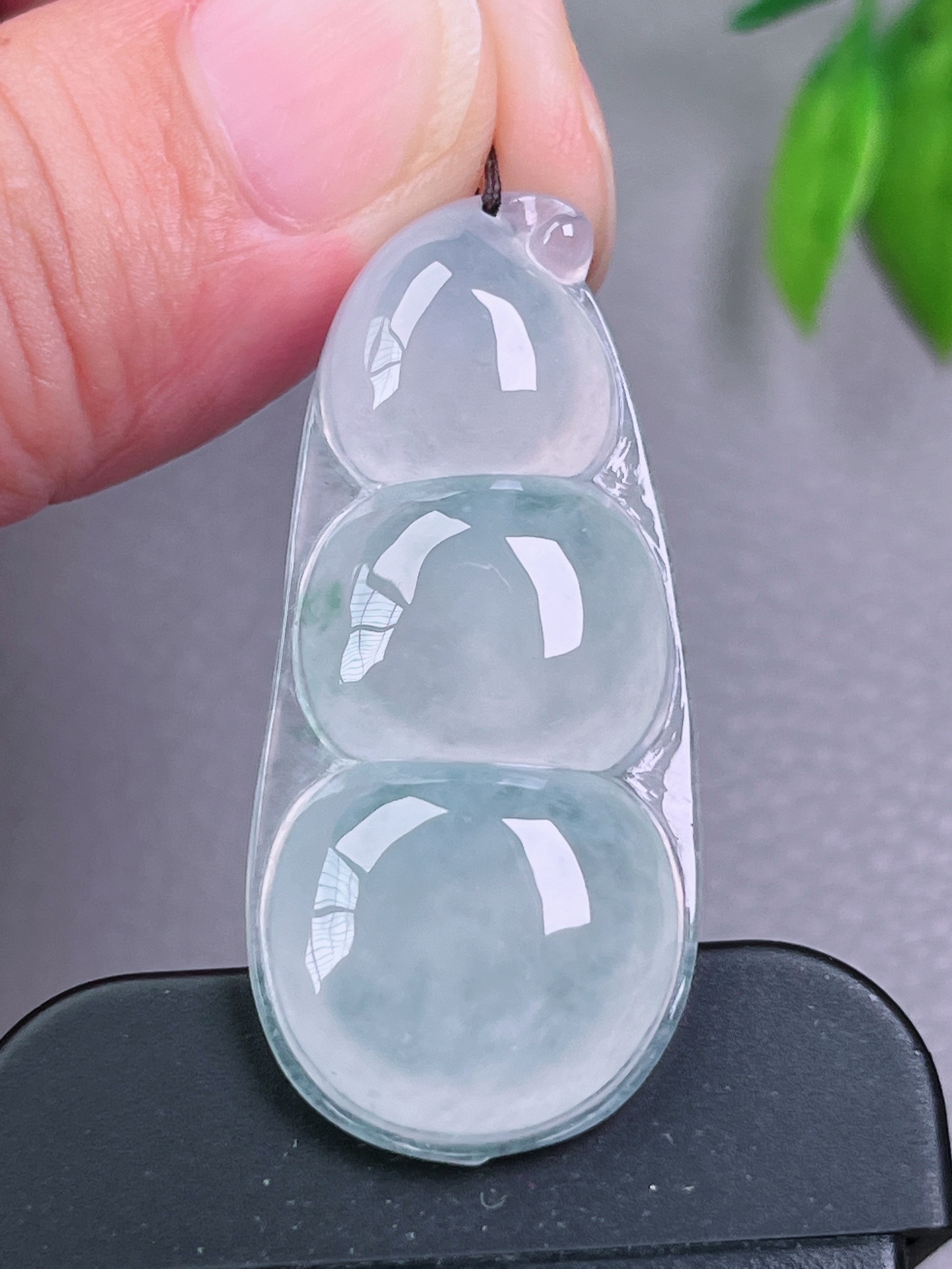 高冰种福豆，种老，种水冰透，起荧光，尺寸：43-19.4-6.1