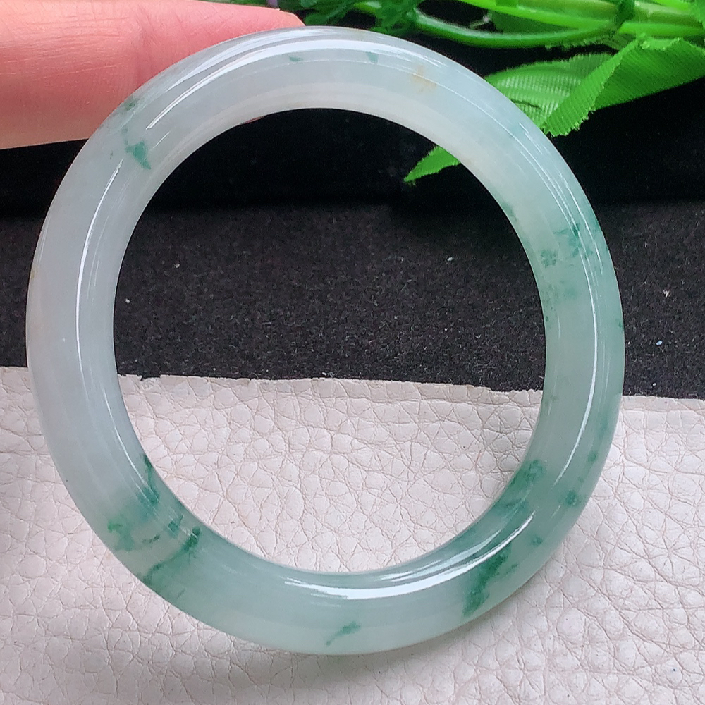 js实拍56*9.8*9.6美人镯 缅甸翡翠a货玉手镯 冰飘花圆条玉手环