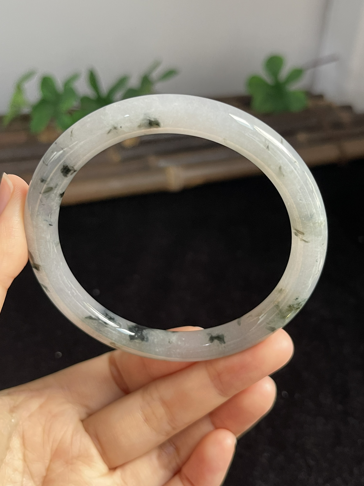 圆镯60圈口，翡翠手镯