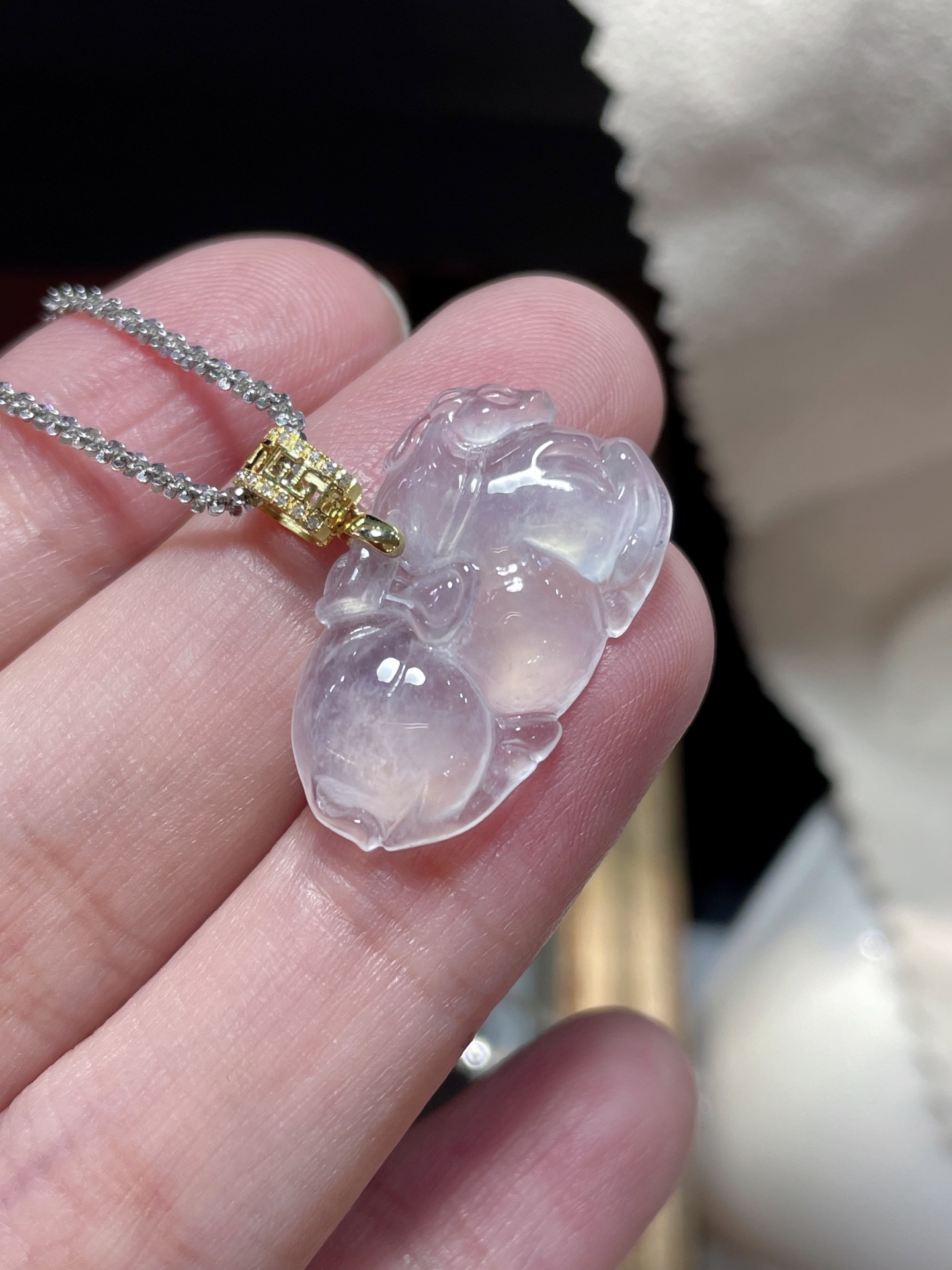 ️ 性比推荐 翡翠吊坠，种水 底色起荧光，刚性十足 18k金镶嵌设计，水润透亮，14.6-24.3