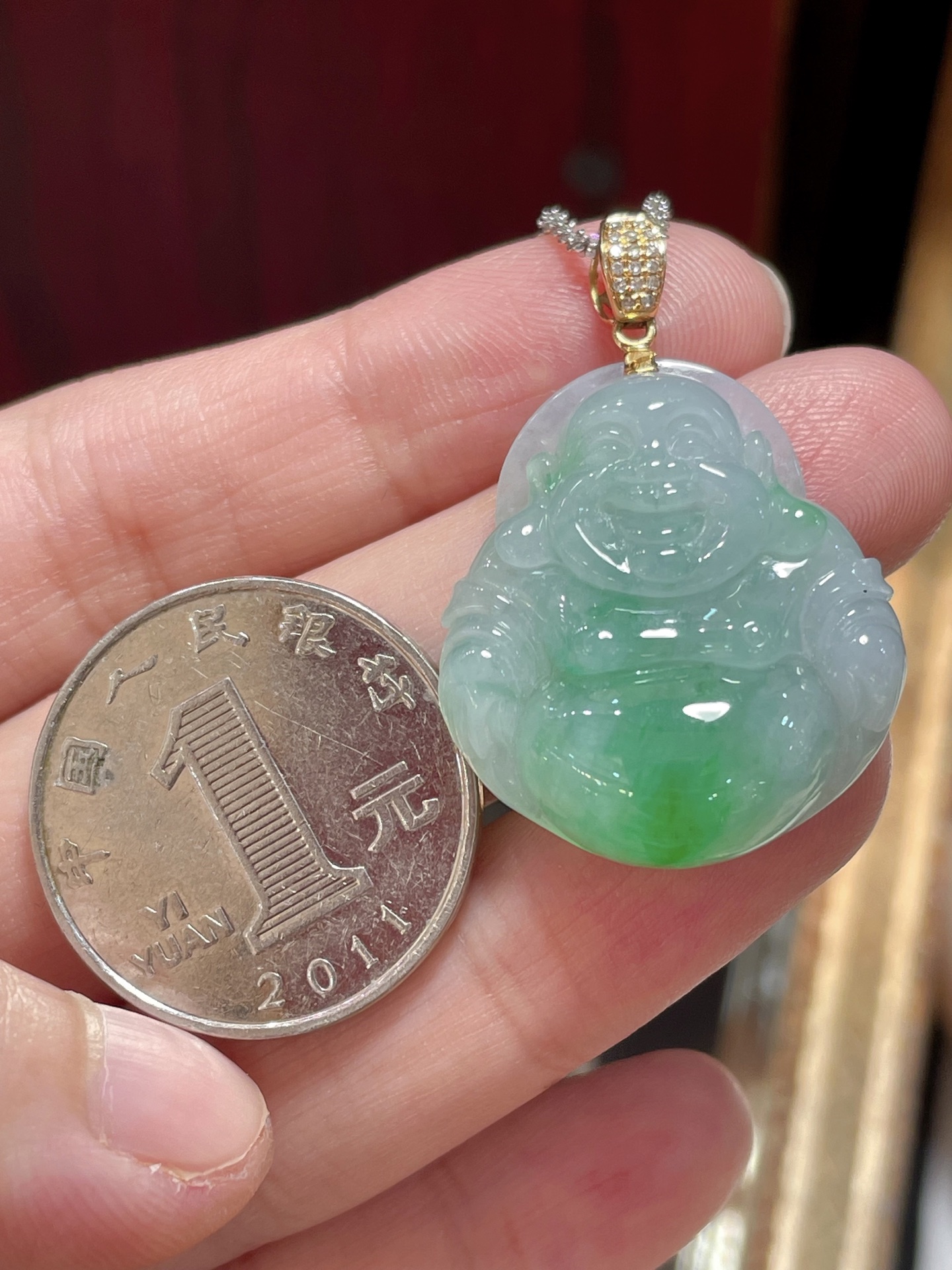 高冰飘绿佛公挂件，大肚能容，笑脸迎迎，冰冰润润的非常无裂，18k镶嵌，27.5-24.3
