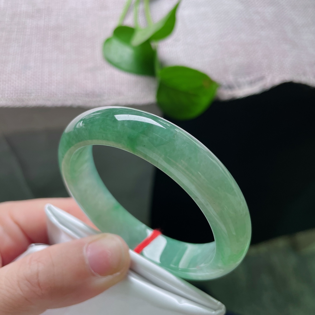 50.9/12/7.8，湖水绿正圈，种老，晶莹玉润，低调奢美，有内涵，有纹，ss53198a