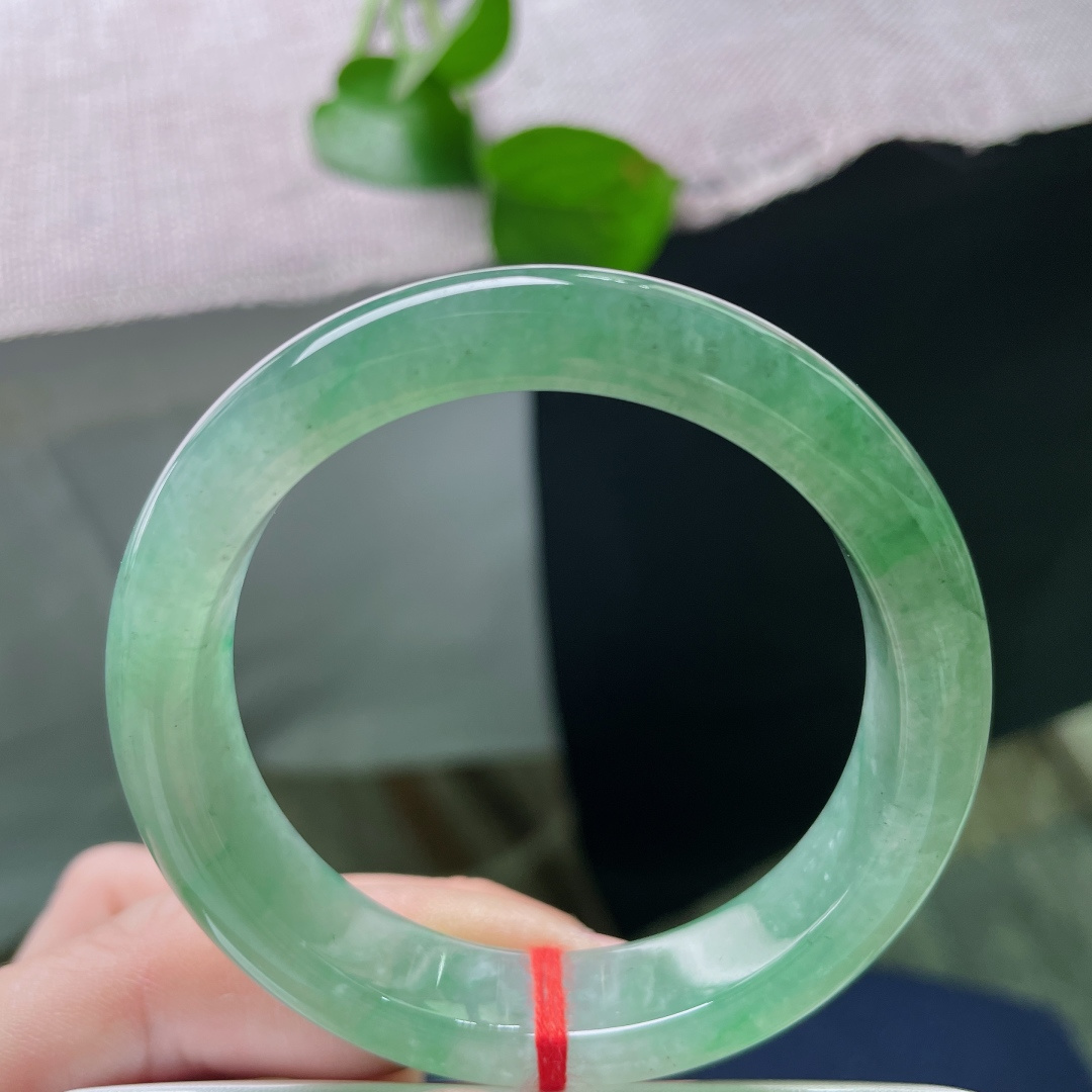 50.9/12/7.8，湖水绿正圈，种老，晶莹玉润，低调奢美，有内涵，有纹，ss53198a