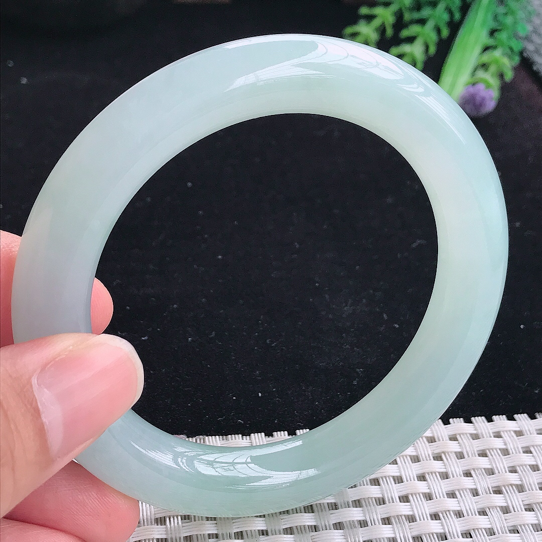 实拍A货翡翠57/10.4/10.8老坑冰胶果冻天空蓝圆条手镯平安镯翡翠玉镯