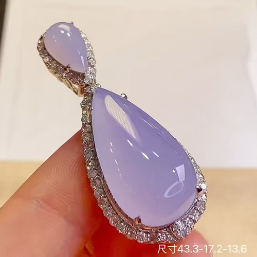 18k金+钻玻璃种水滴吊坠，大件饱满晶莹剔透，款式时尚百搭，性比高，无裂，43.3-17.2-13.
