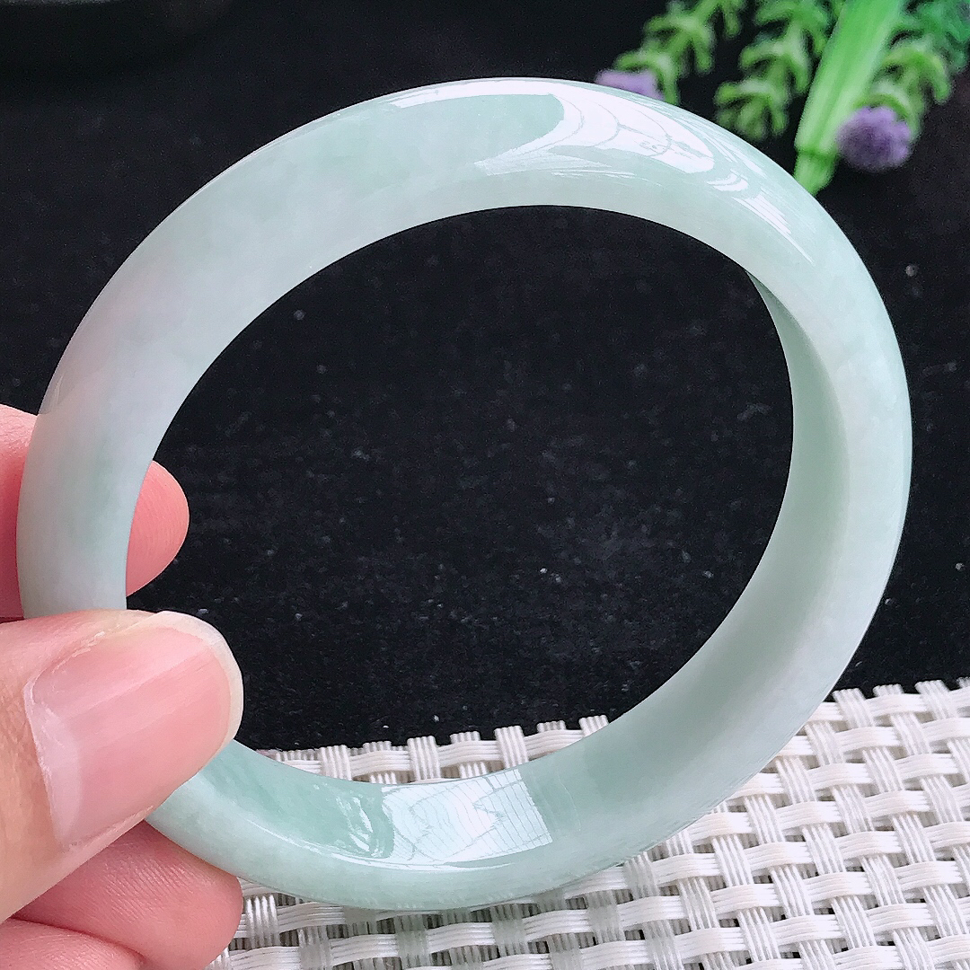 实拍A货翡翠57.5/12.8/7.6老坑温润浅绿色手镯平安镯翡翠玉镯美人镯