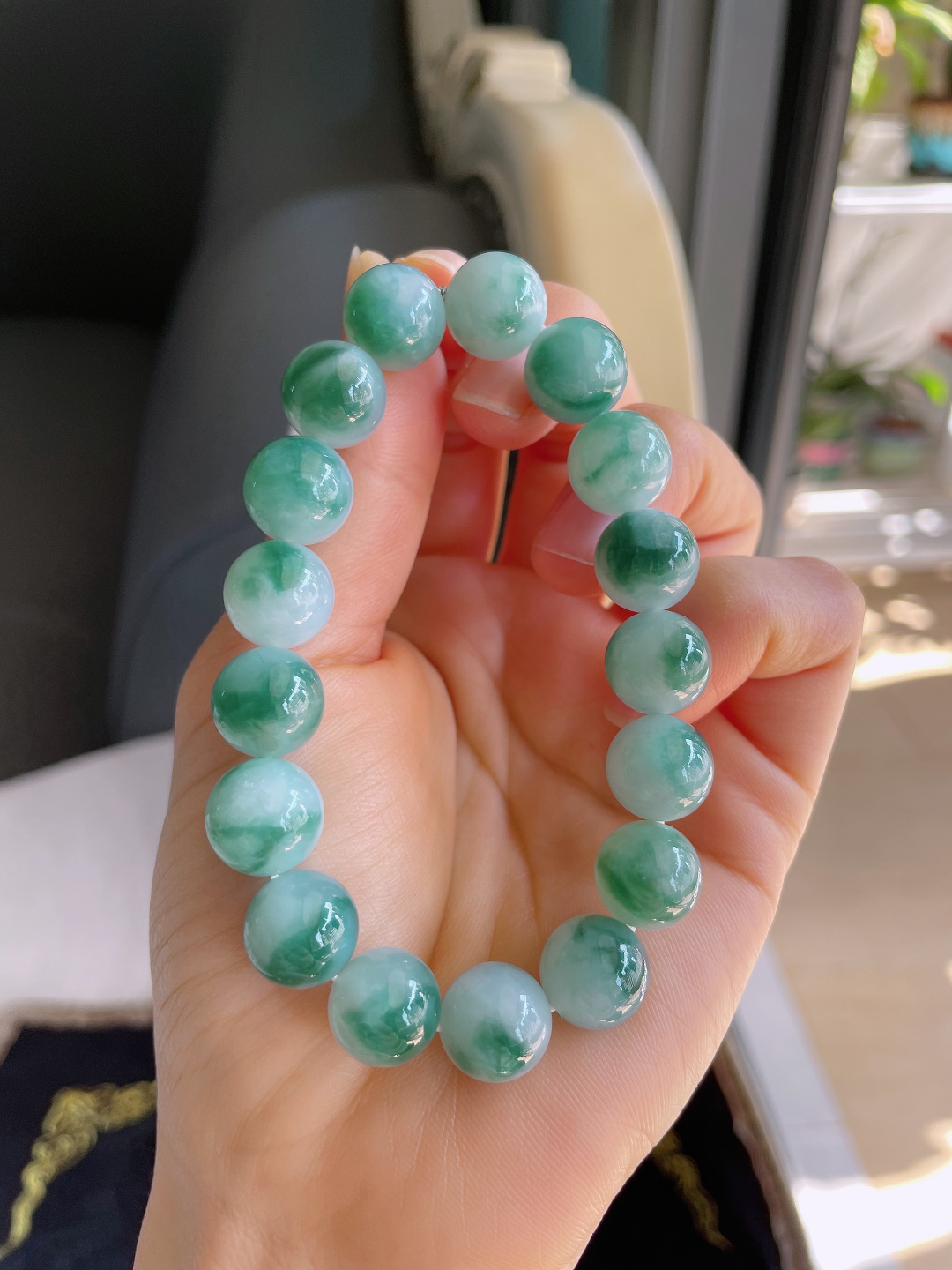 天然翡翠A货，冰飘花手串，尺寸：11.6mm。【编3869】