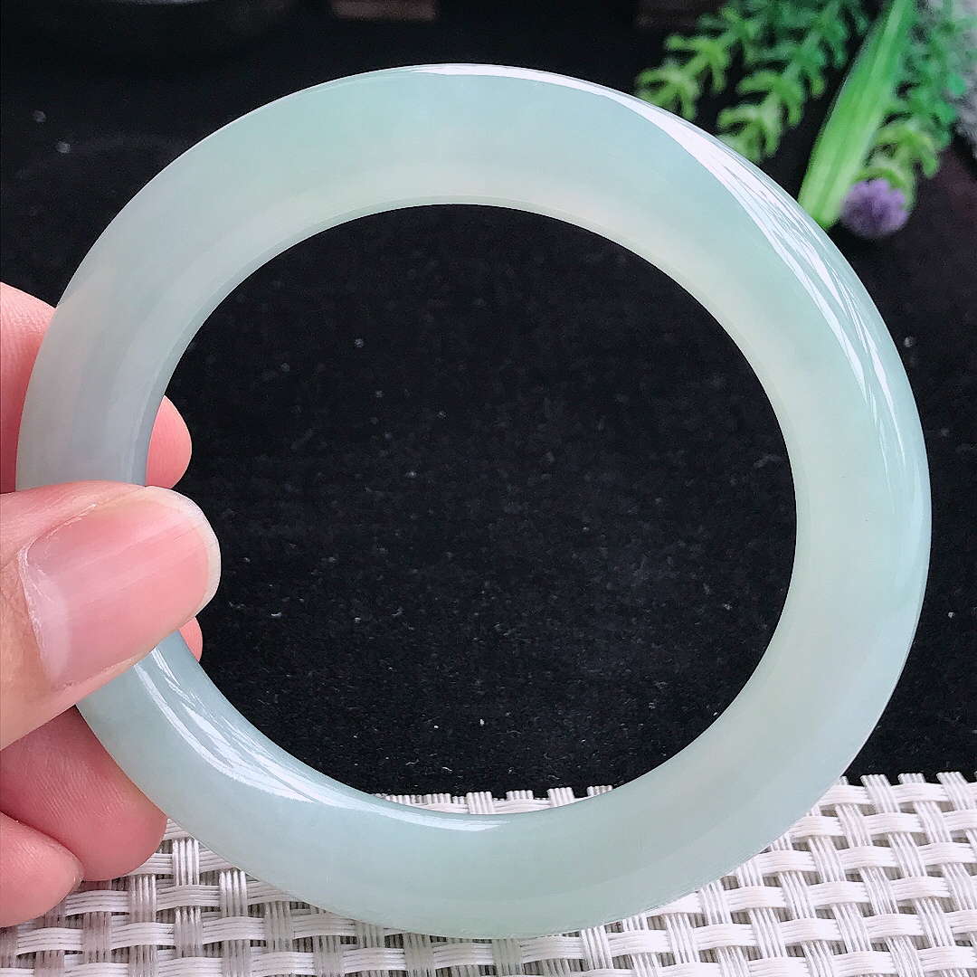 实拍A货翡翠57/10.4/10.8老坑冰胶果冻天空蓝圆条手镯平安镯翡翠玉镯