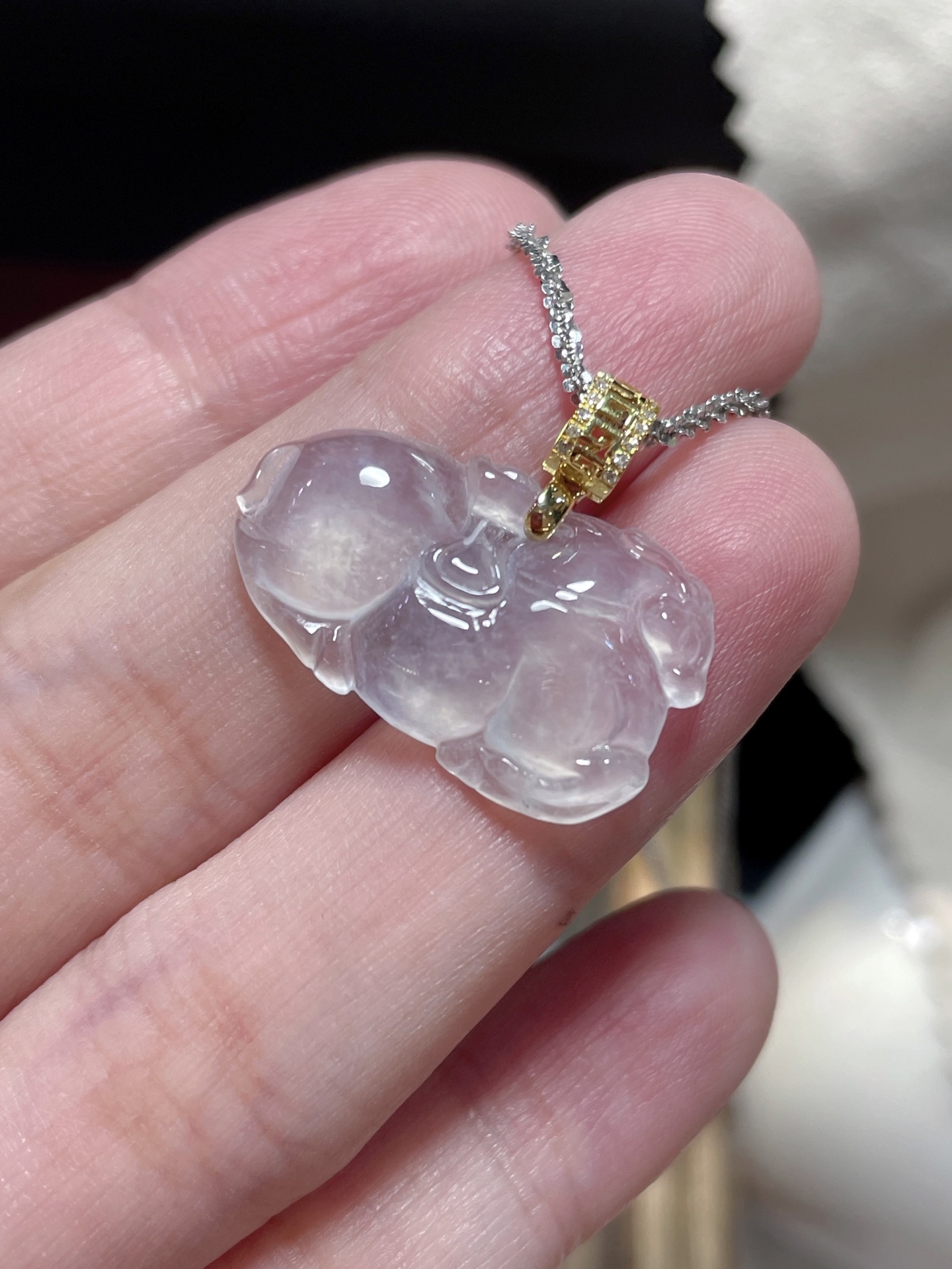 ️ 性比推荐 翡翠吊坠，种水 底色起荧光，刚性十足 18k金镶嵌设计，水润透亮，14.6-24.3