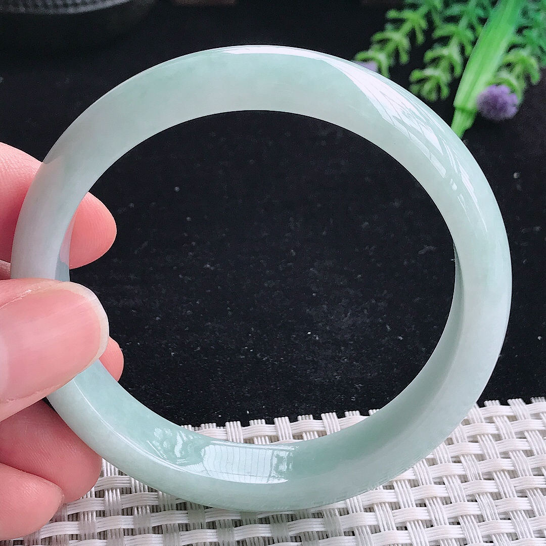 实拍A货翡翠57.5/12.8/7.6老坑温润浅绿色手镯平安镯翡翠玉镯美人镯