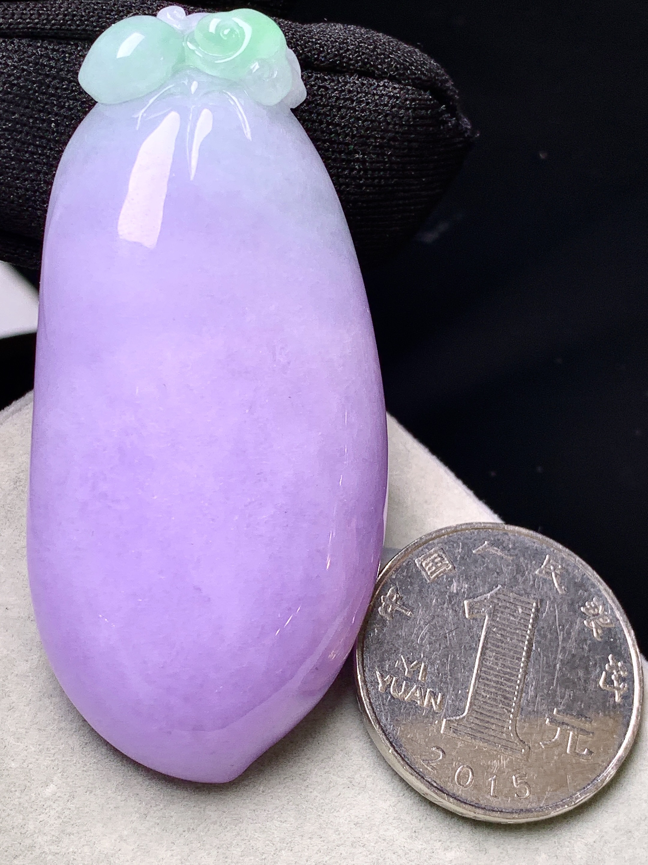 紫罗兰福瓜吊坠 玉质细腻 色泽艳丽清新 整体尺寸60.2*28.6*12 y3