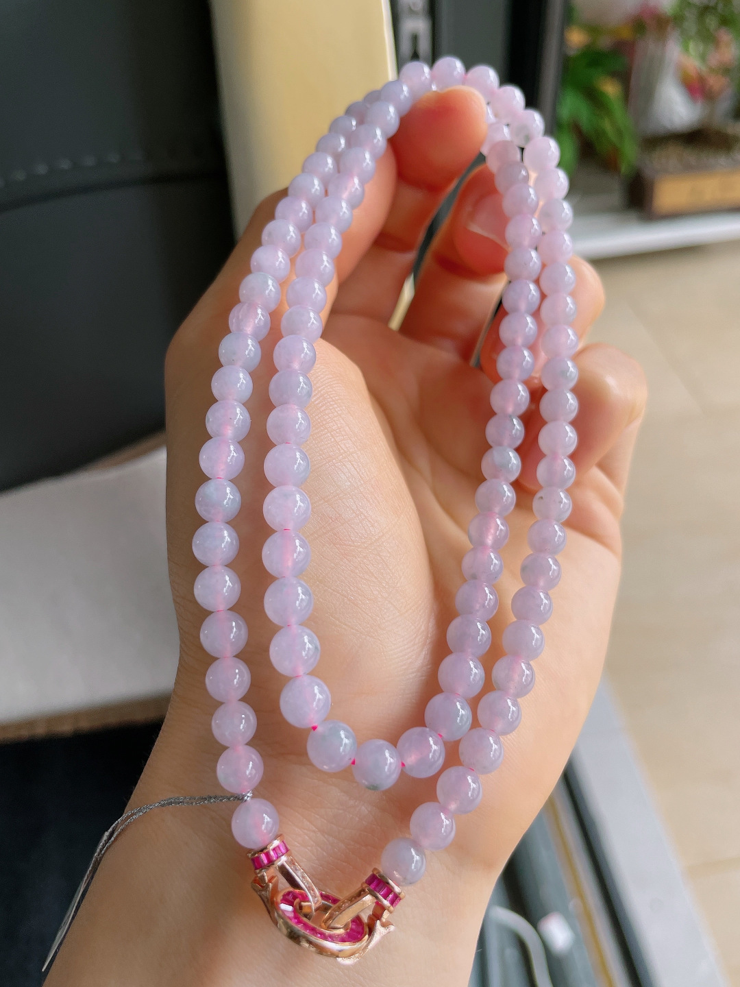 天然翡翠A货，冰飘花珠链，尺寸：5.8mm95颗。【编1777】