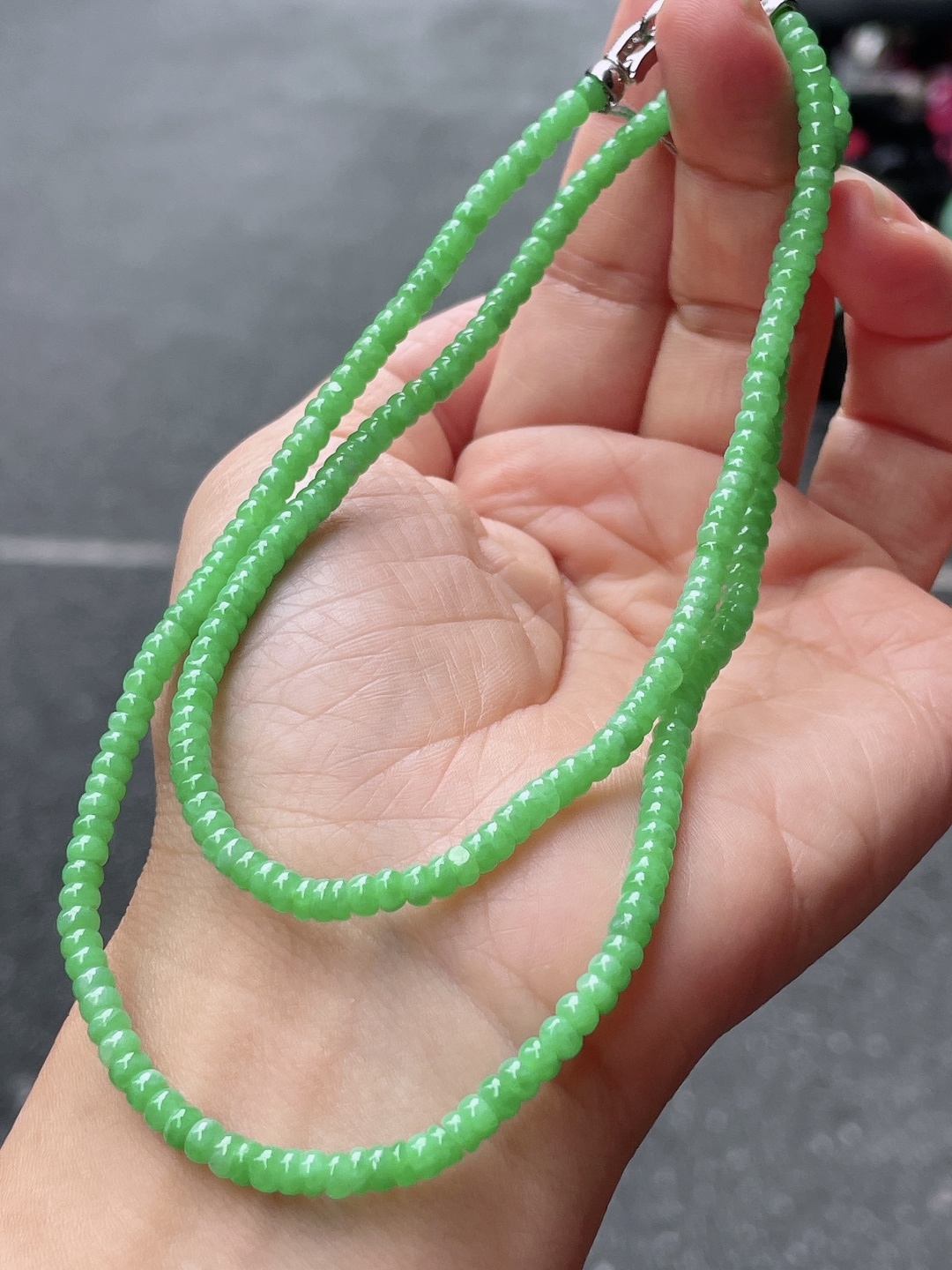 冰阳绿算盘珠珠链 色泽浓郁，种老水润 尺寸：3.7，248颗