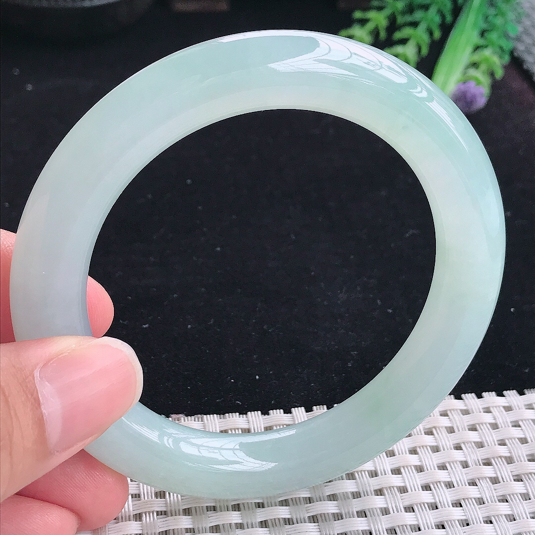 实拍A货翡翠57/10.4/10.8老坑冰胶果冻天空蓝圆条手镯平安镯翡翠玉镯