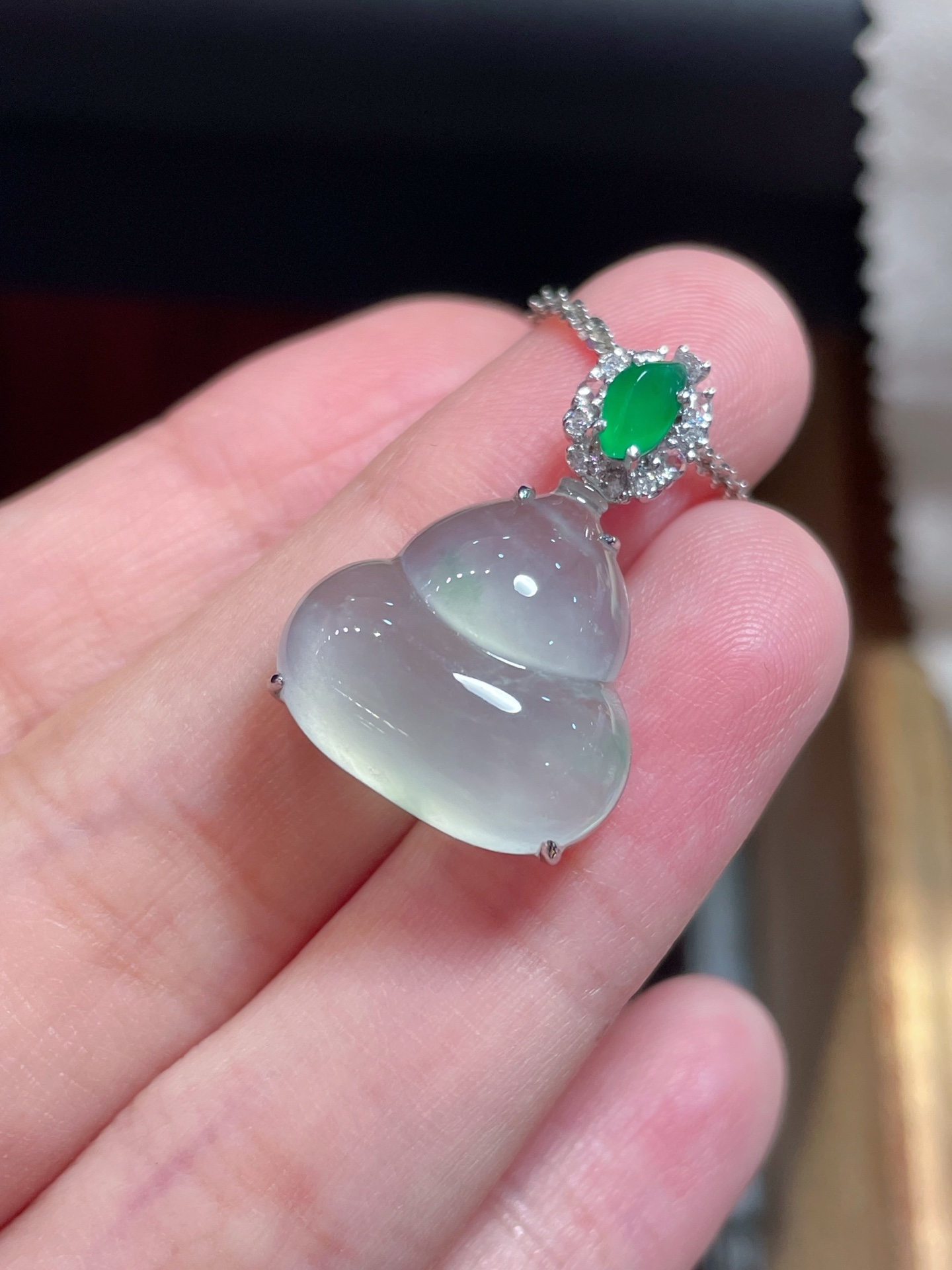 ️ 翡翠冰种飘花葫芦吊坠，起荧光，种水好好裸石很饱满，专挑好品相，18k镶嵌，17.2-17.8-6.7