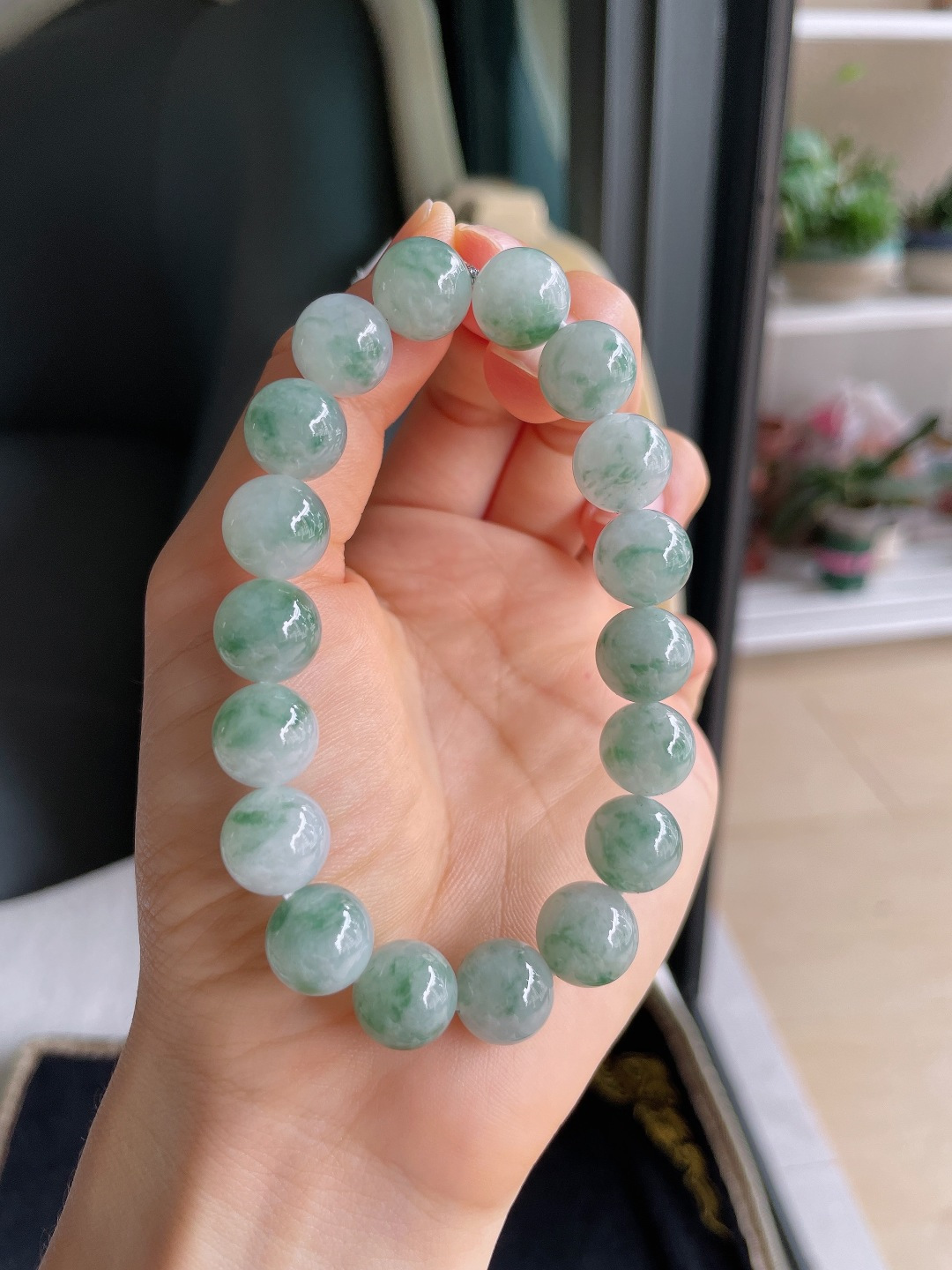 ️，天然翡翠A货，冰飘花手串，尺寸：11mm。【编3831】