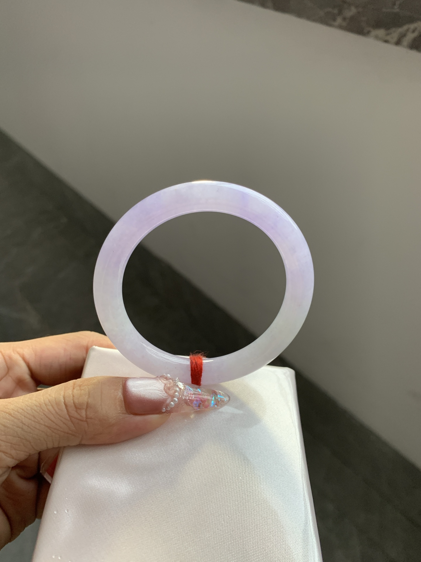 美人条 52.6-8.2-7.5 0617-N1016 打灯细纹，底妆水润，渐变半山半水，吸睛抢眼，浪漫迷人，仙气飘飘，优雅高贵显气质，感满满，满满底色均匀不失色，不同光线不一样视觉感受