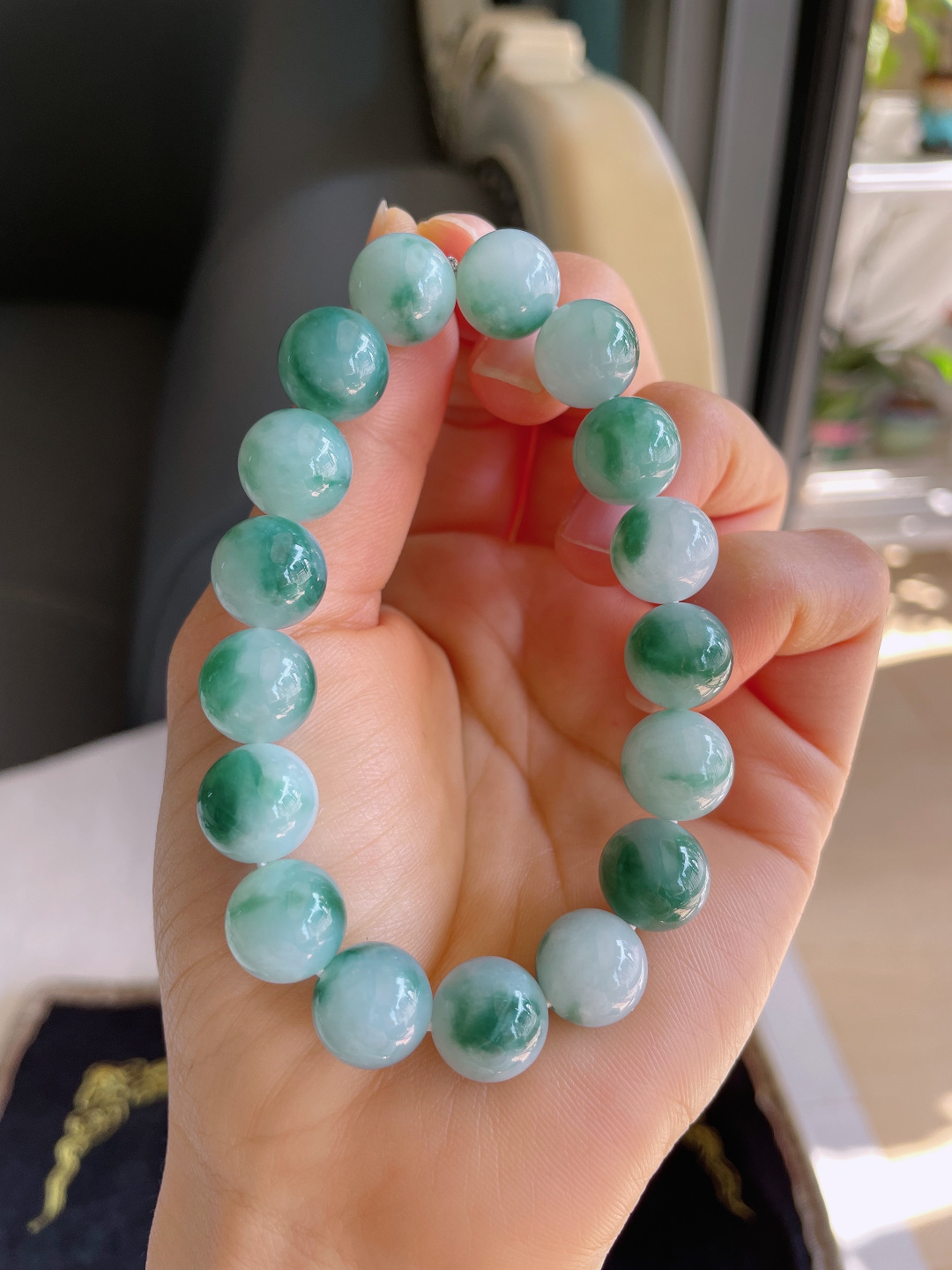 天然翡翠A货，冰飘花手串，尺寸：11.6mm。【编3869】