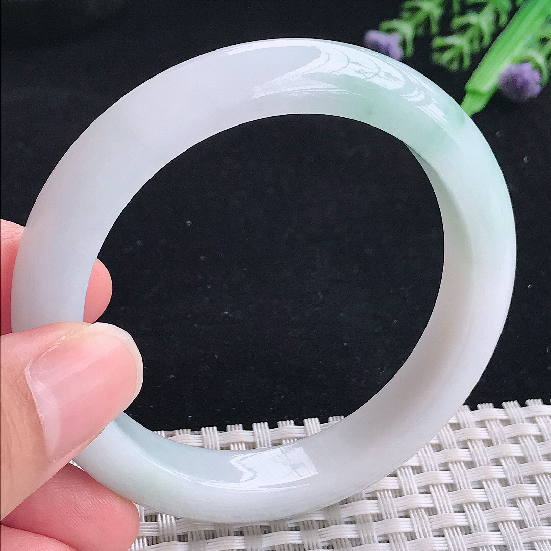 实拍A货翡翠55/11.7/8.5老坑冰润飘花手镯平安镯翡翠玉镯美人镯