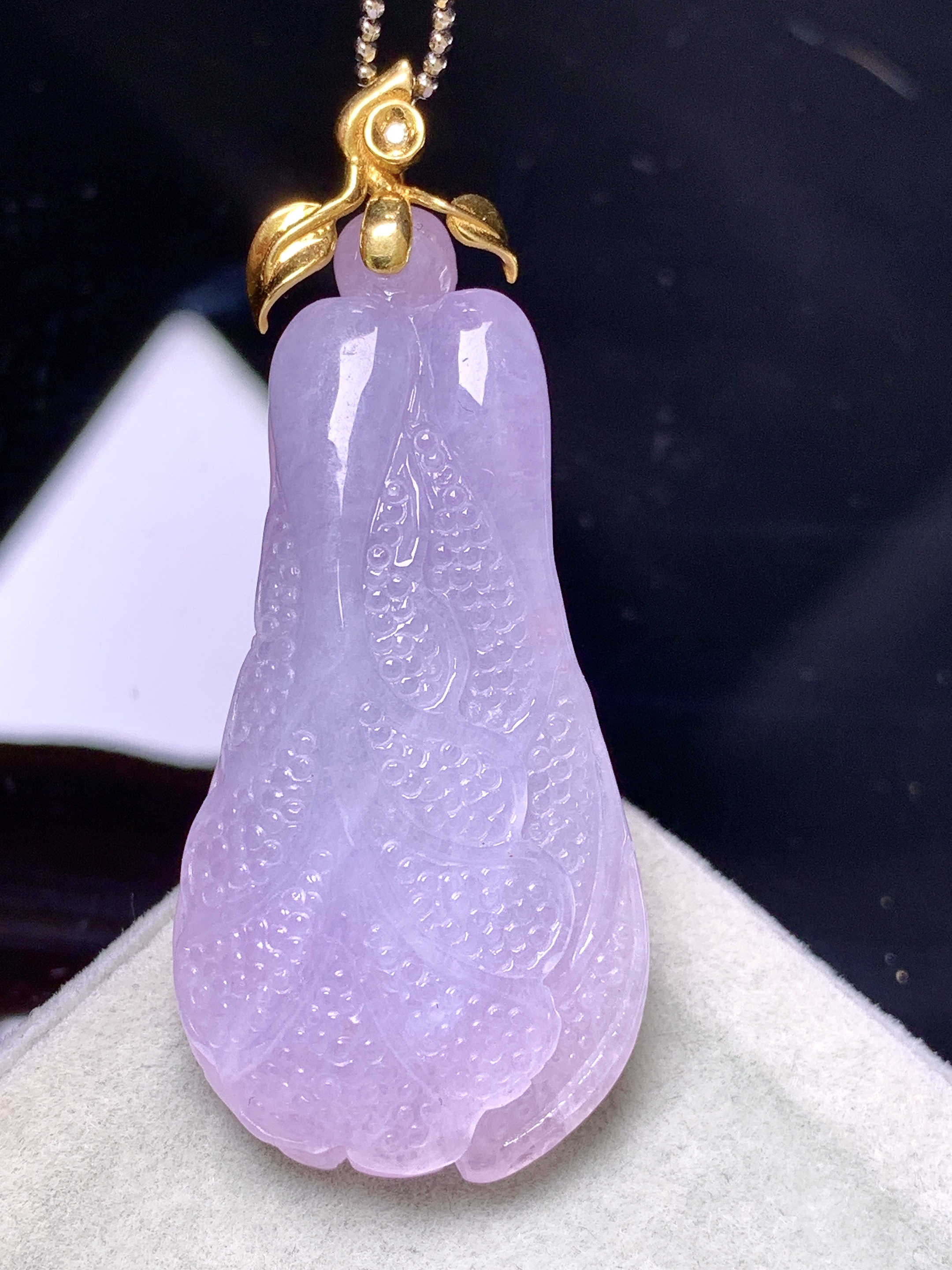 18k金镶嵌紫罗兰白菜吊坠 玉质细腻 色泽艳丽清新 整体尺寸45.5*19.2*9.2  c1