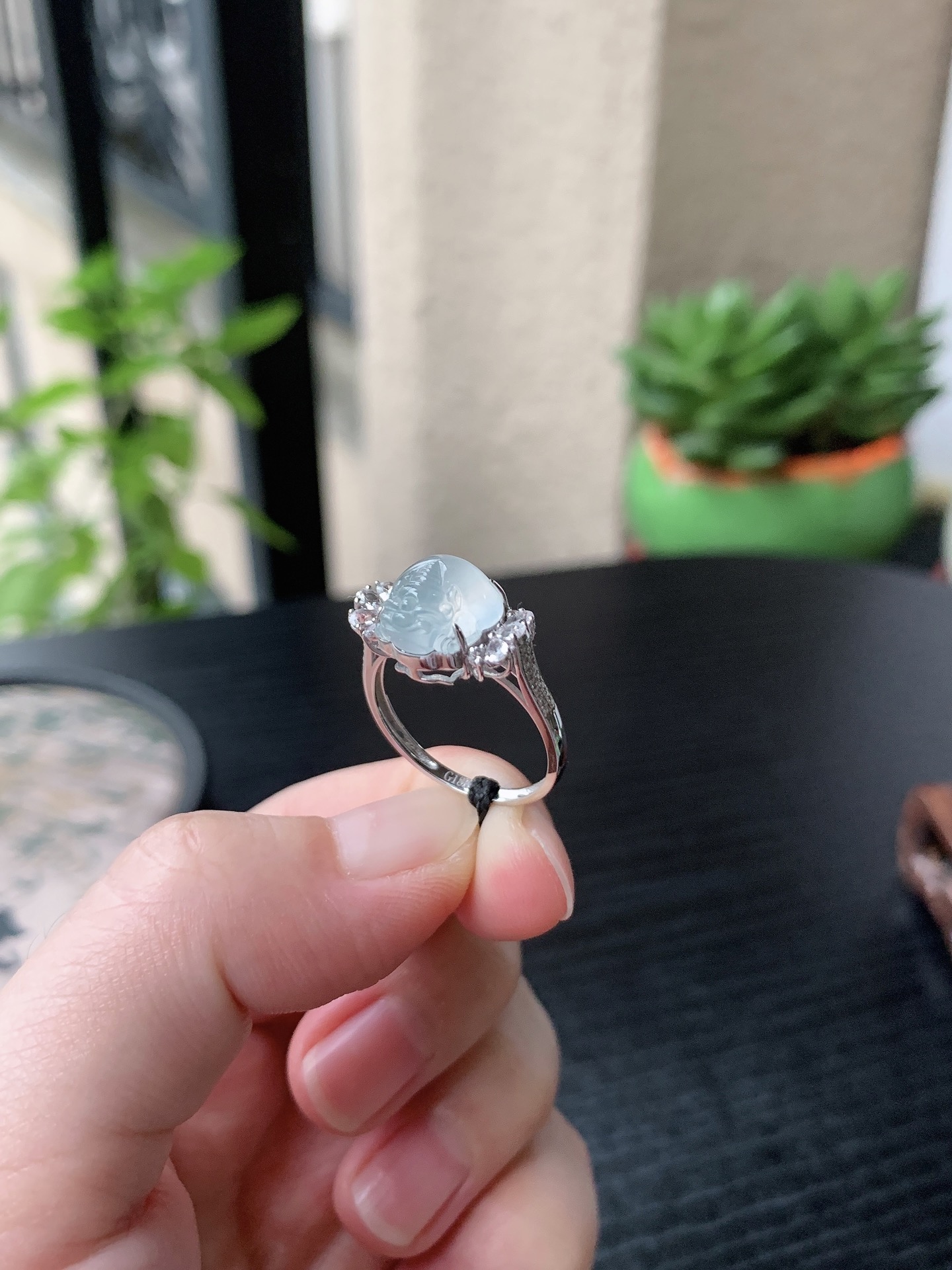 18k金镶嵌老坑冰种胶感白月光貔貅戒指 裸石尺寸:10-10-4.6mm