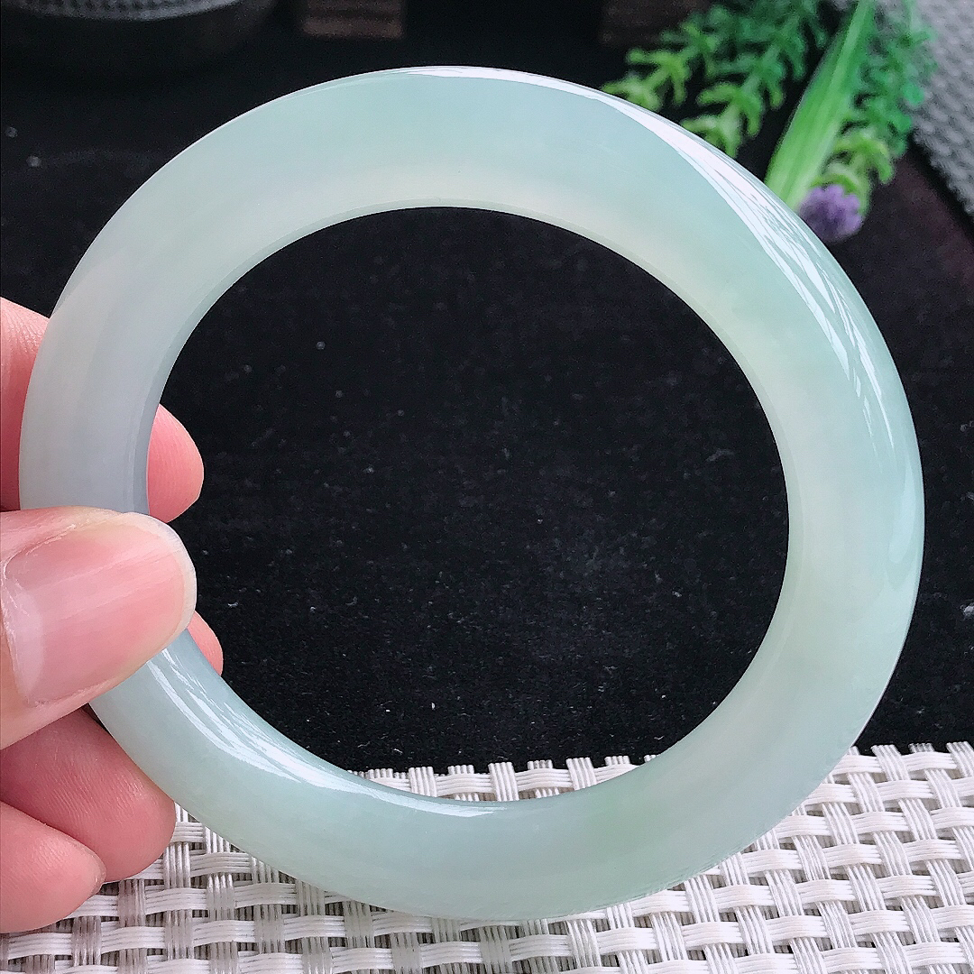 实拍A货翡翠57/10.4/10.8老坑冰胶果冻天空蓝圆条手镯平安镯翡翠玉镯