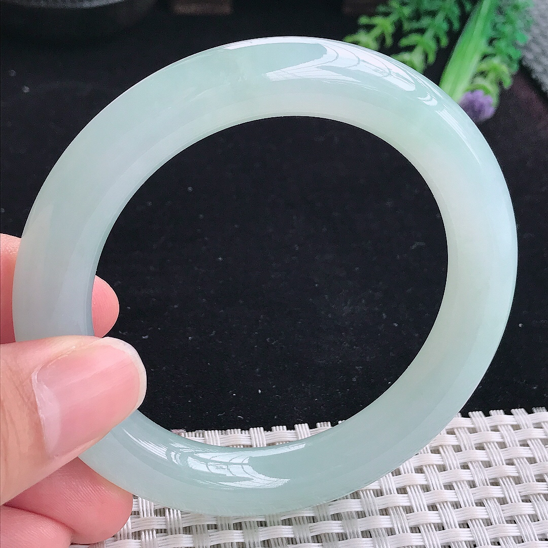 实拍A货翡翠57/10.4/10.8老坑冰胶果冻天空蓝圆条手镯平安镯翡翠玉镯