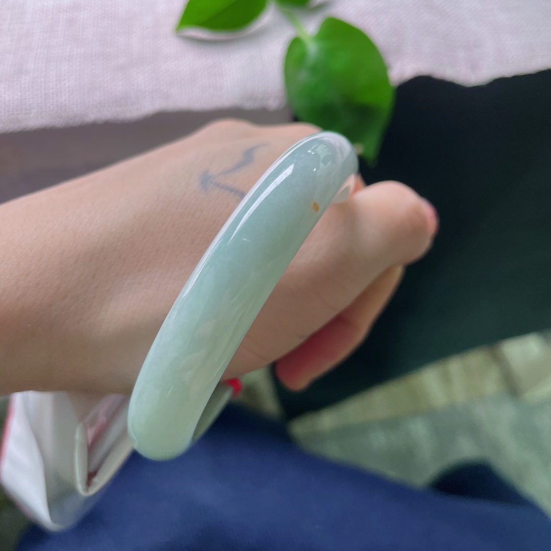 56.4/11.5/7.7蓝底正圈，水润细腻，秀丽倾心，洒金，有棉线，ss54083a
