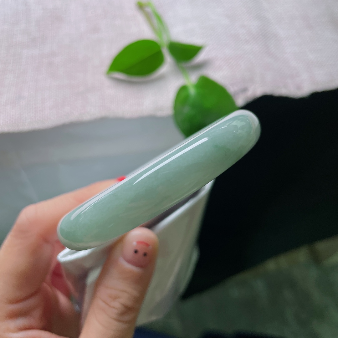 56.3/11.6/7.7，绿底正圈，水润，红翡，鸿运当头，一马当先，一点皮纹不显，ss54073a