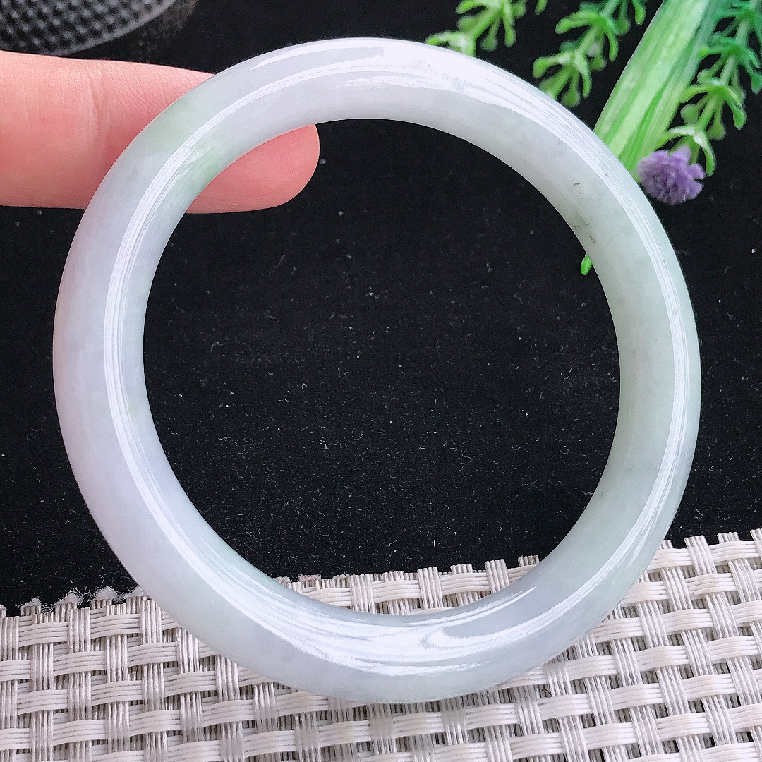 实拍A货翡翠57.5/9.5老坑秀气温润圆条手镯平安镯翡翠玉镯美人镯