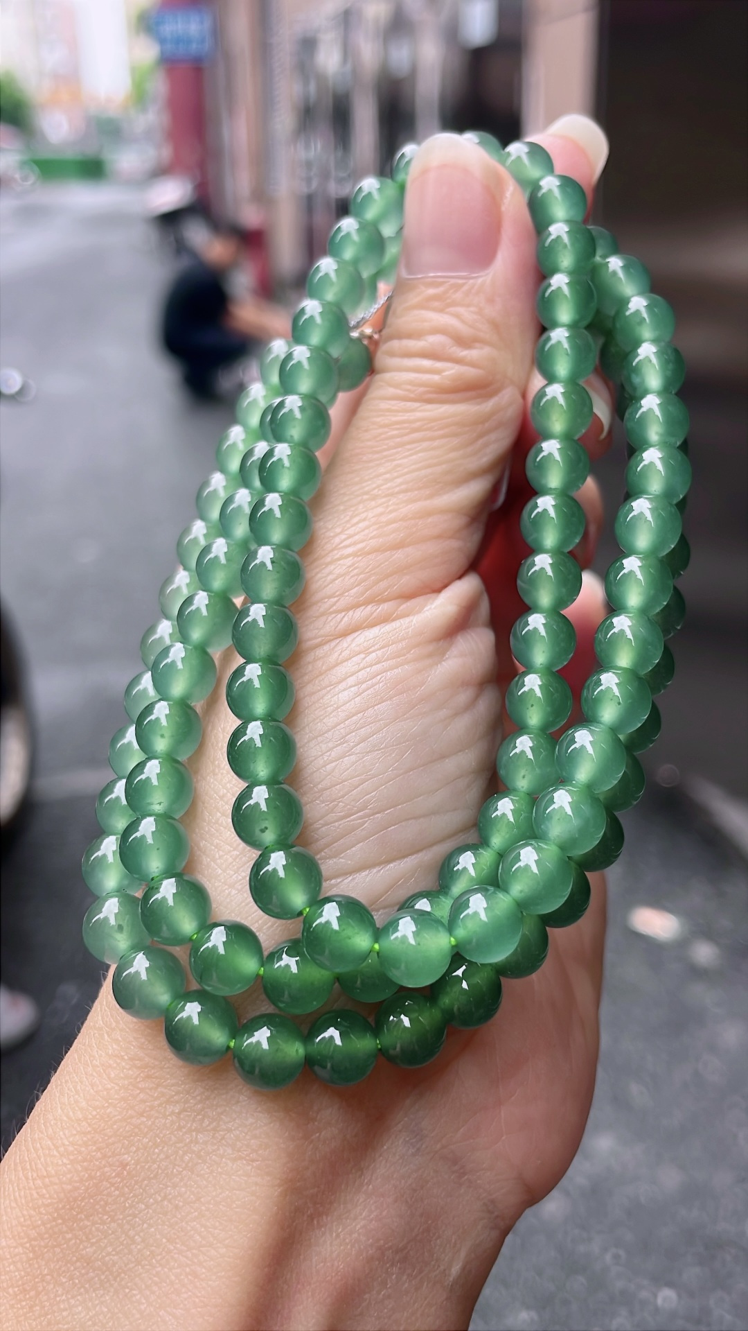 晴绿珠链 色泽浓郁，油润起胶 尺寸：6.8，100颗