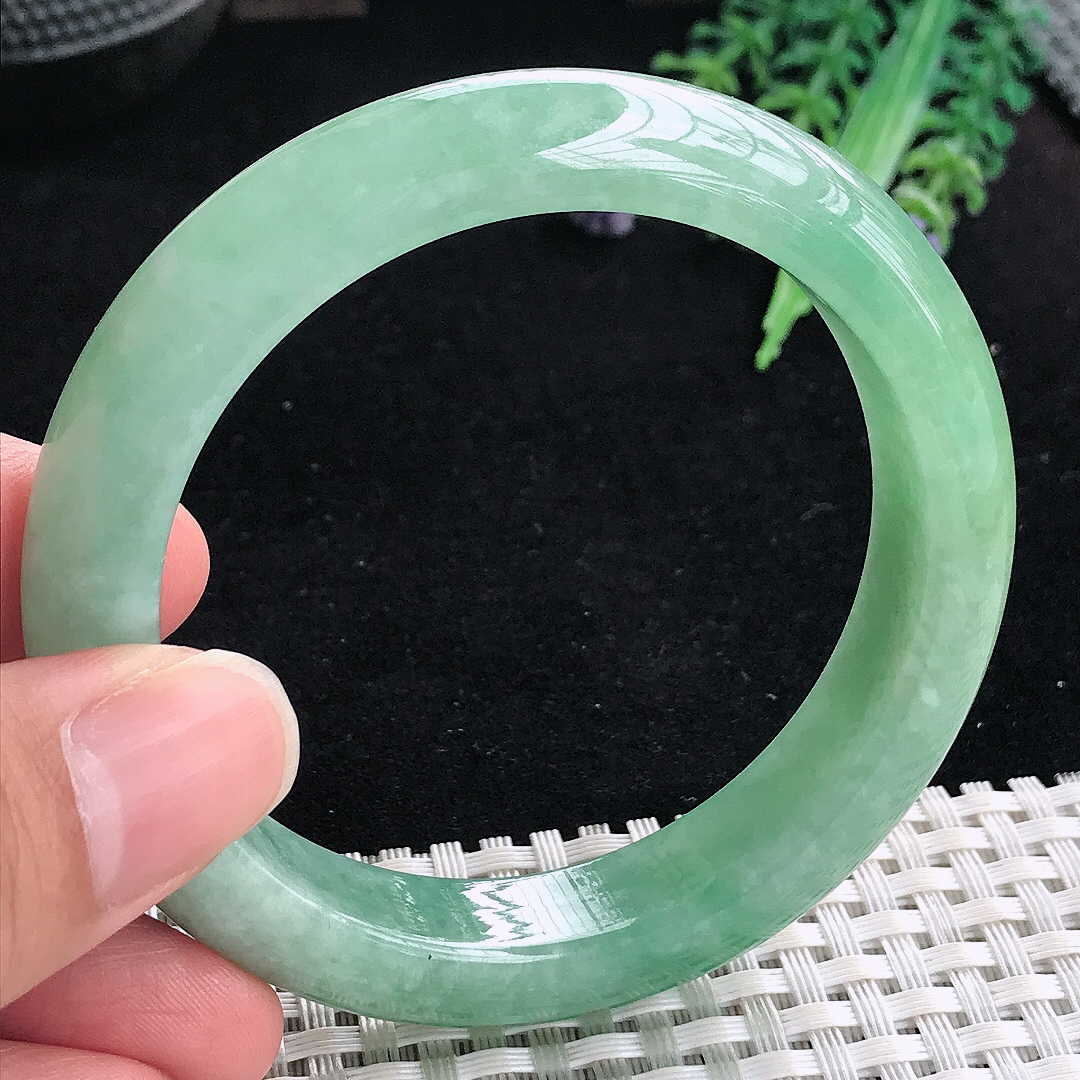 实拍A货翡翠55/12.5/8.8老坑温润满绿手镯平安镯翡翠玉镯美人镯