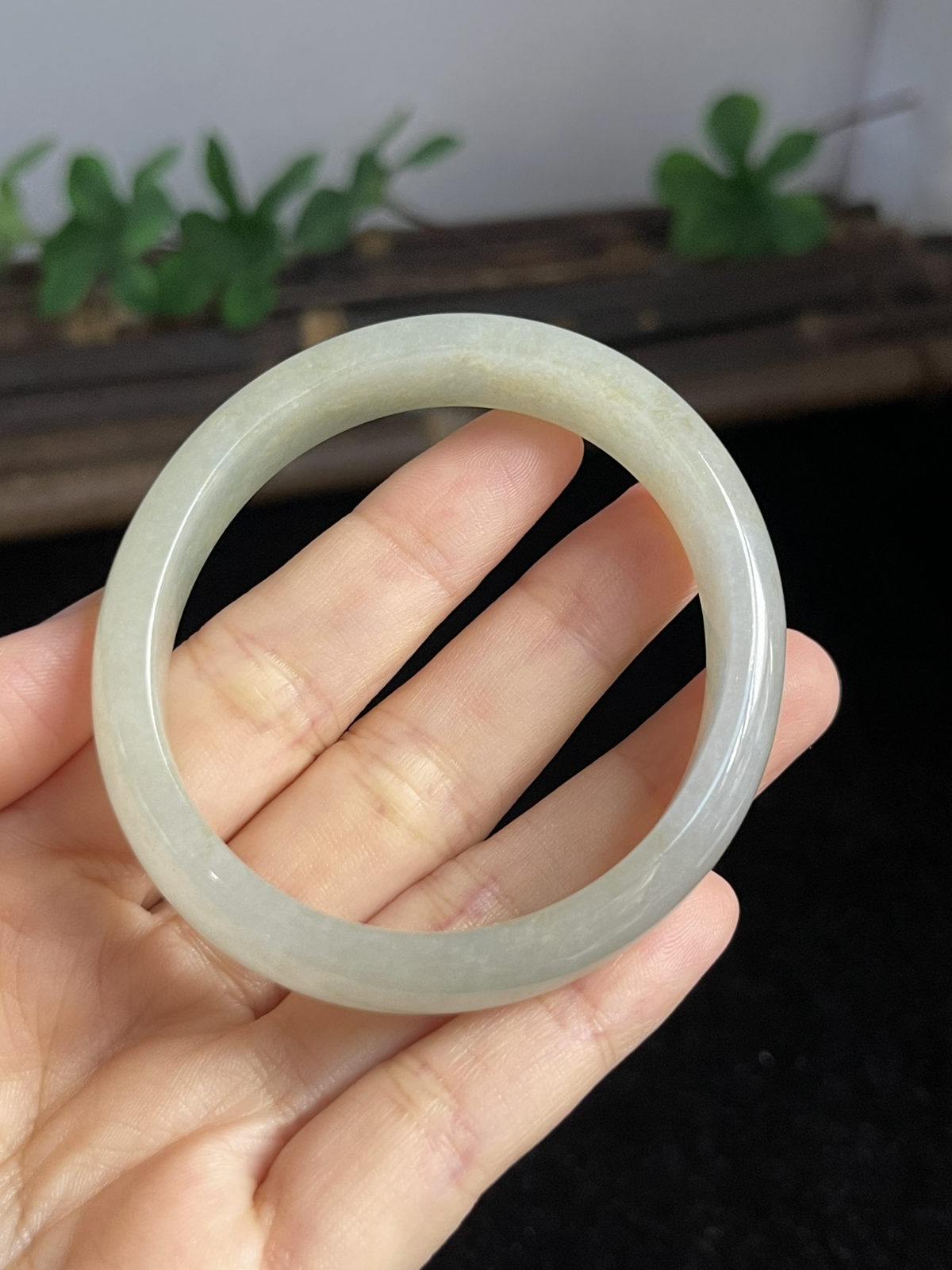 贵妃镯54.2圈口，翡翠手镯