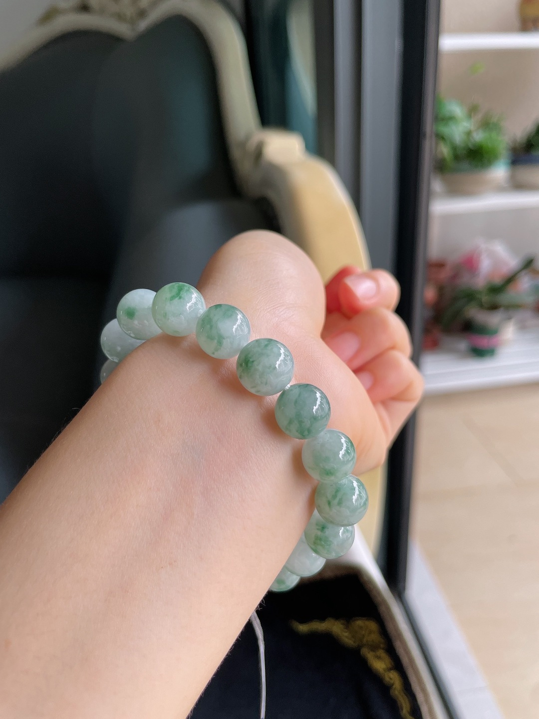 ️，天然翡翠A货，冰飘花手串，尺寸：11mm。【编3831】