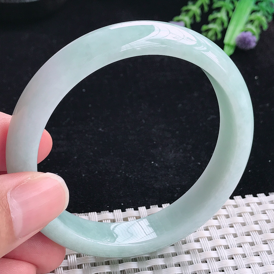 实拍A货翡翠57.5/12.8/7.6老坑温润浅绿色手镯平安镯翡翠玉镯美人镯
