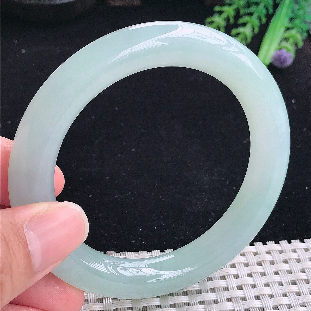 实拍A货翡翠57/10.4/10.8老坑冰胶果冻天空蓝圆条手镯平安镯翡翠玉镯