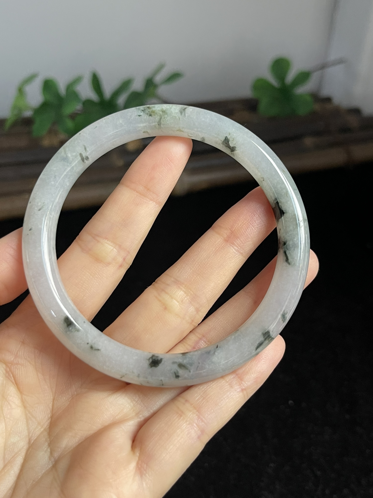 圆镯60圈口，翡翠手镯