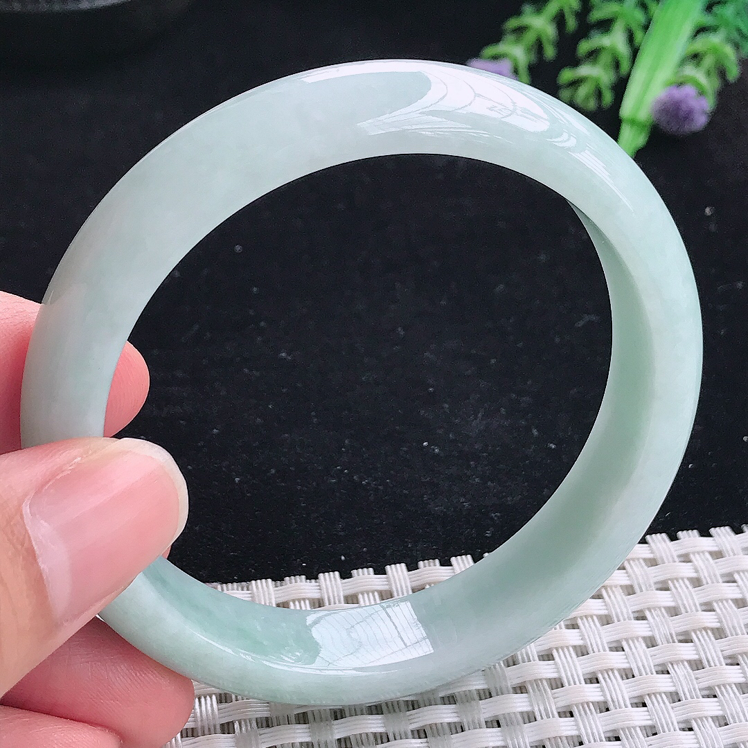 实拍A货翡翠57.5/12.8/7.6老坑温润浅绿色手镯平安镯翡翠玉镯美人镯