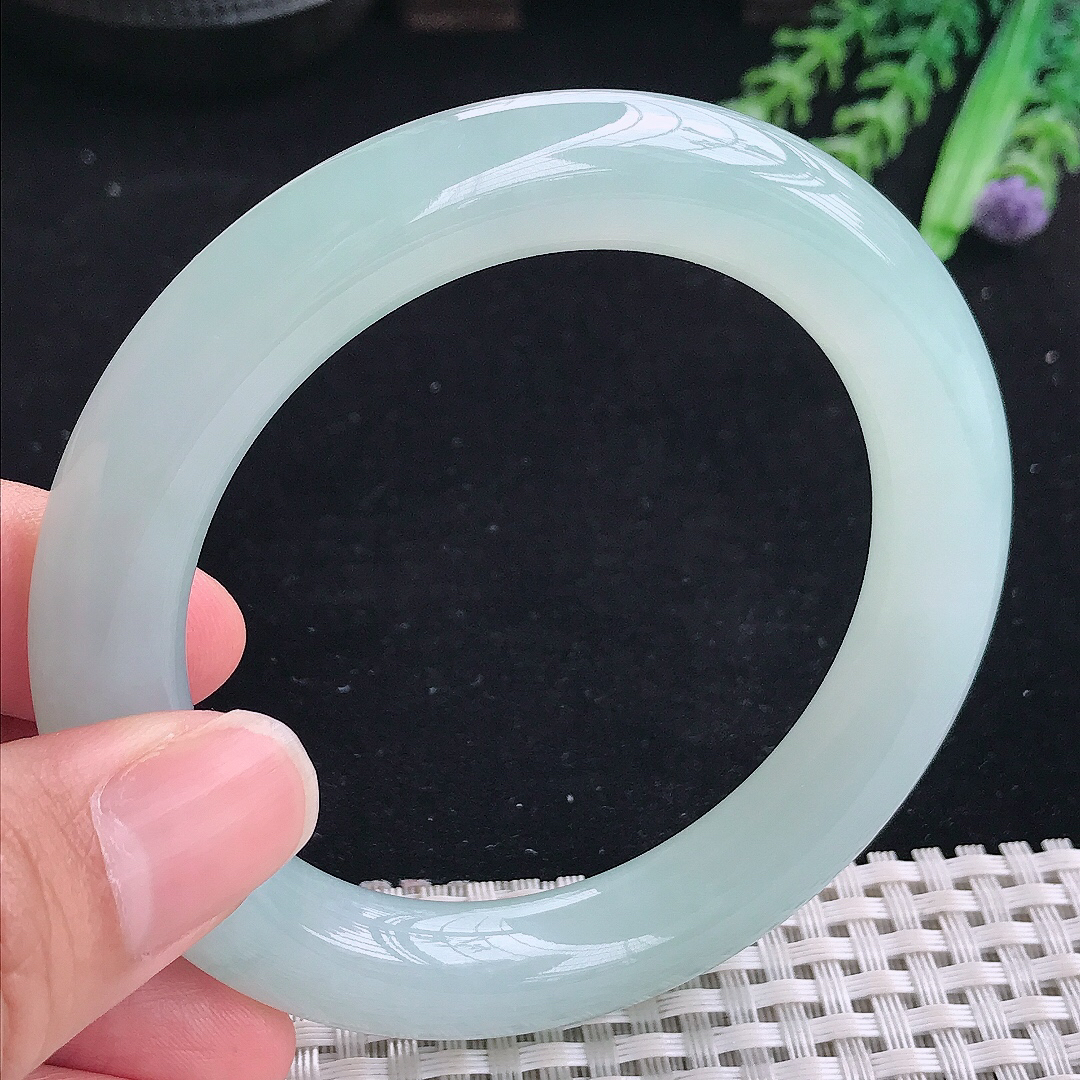 实拍A货翡翠57/10.4/10.8老坑冰胶果冻天空蓝圆条手镯平安镯翡翠玉镯