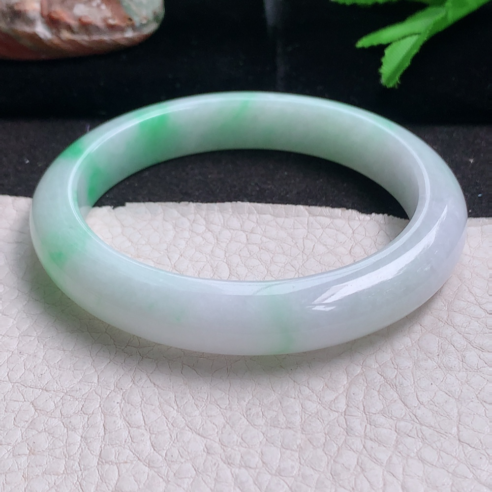 yh大圈口62*12*9白底青镯 缅甸翡翠a货玉手镯 飘阳绿正圈玉手环