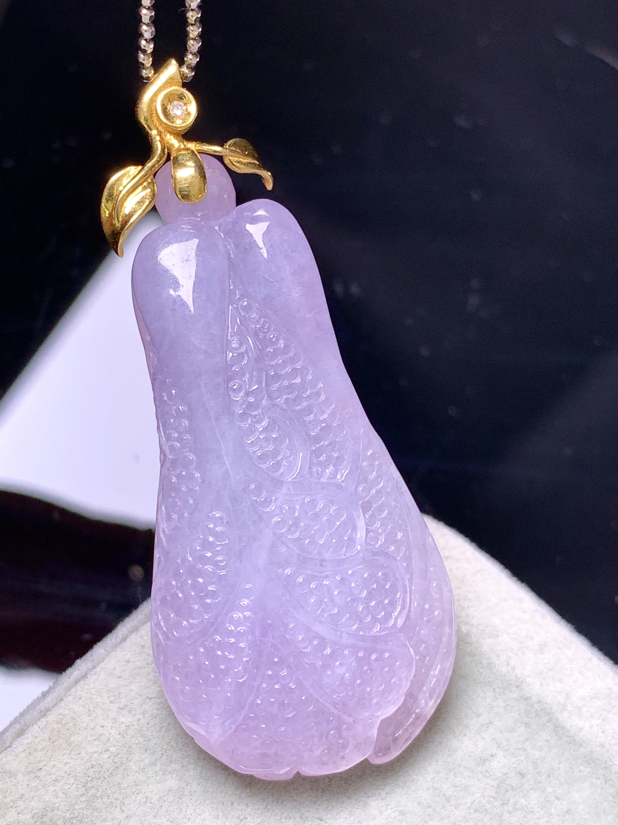 18k金镶嵌紫罗兰白菜吊坠 玉质细腻 色泽艳丽清新 整体尺寸45.5*19.2*9.2  c1