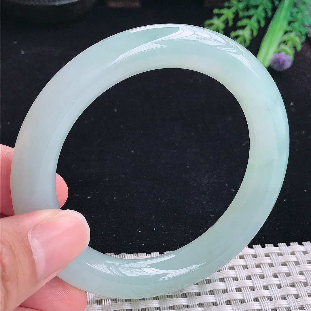 实拍A货翡翠57/10.4/10.8老坑冰胶果冻天空蓝圆条手镯平安镯翡翠玉镯