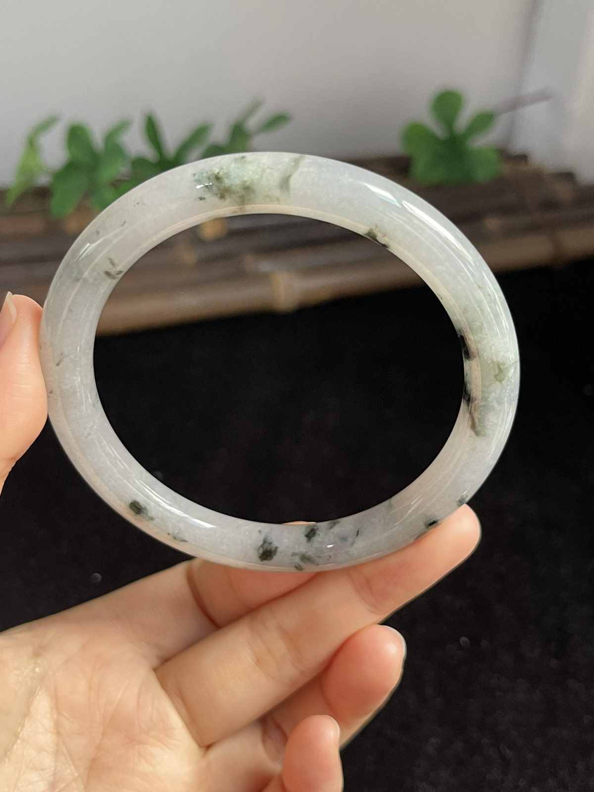 圆镯60圈口，翡翠手镯