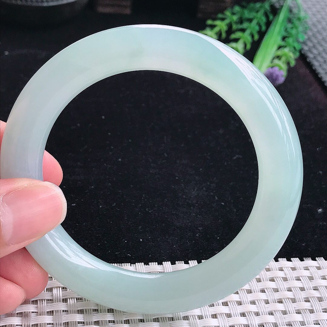 实拍A货翡翠57/10.4/10.8老坑冰胶果冻天空蓝圆条手镯平安镯翡翠玉镯