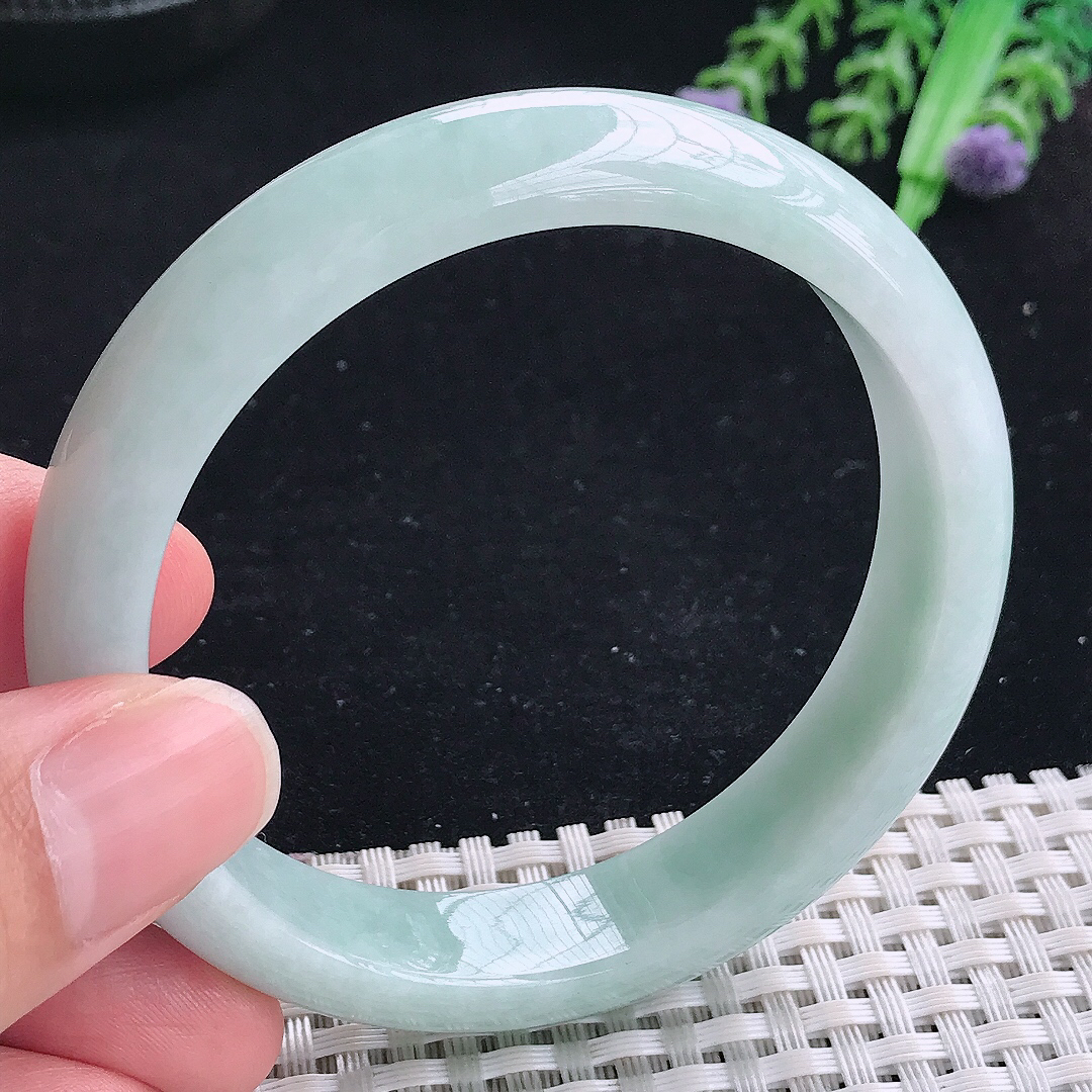实拍A货翡翠57.5/12.8/7.6老坑温润浅绿色手镯平安镯翡翠玉镯美人镯