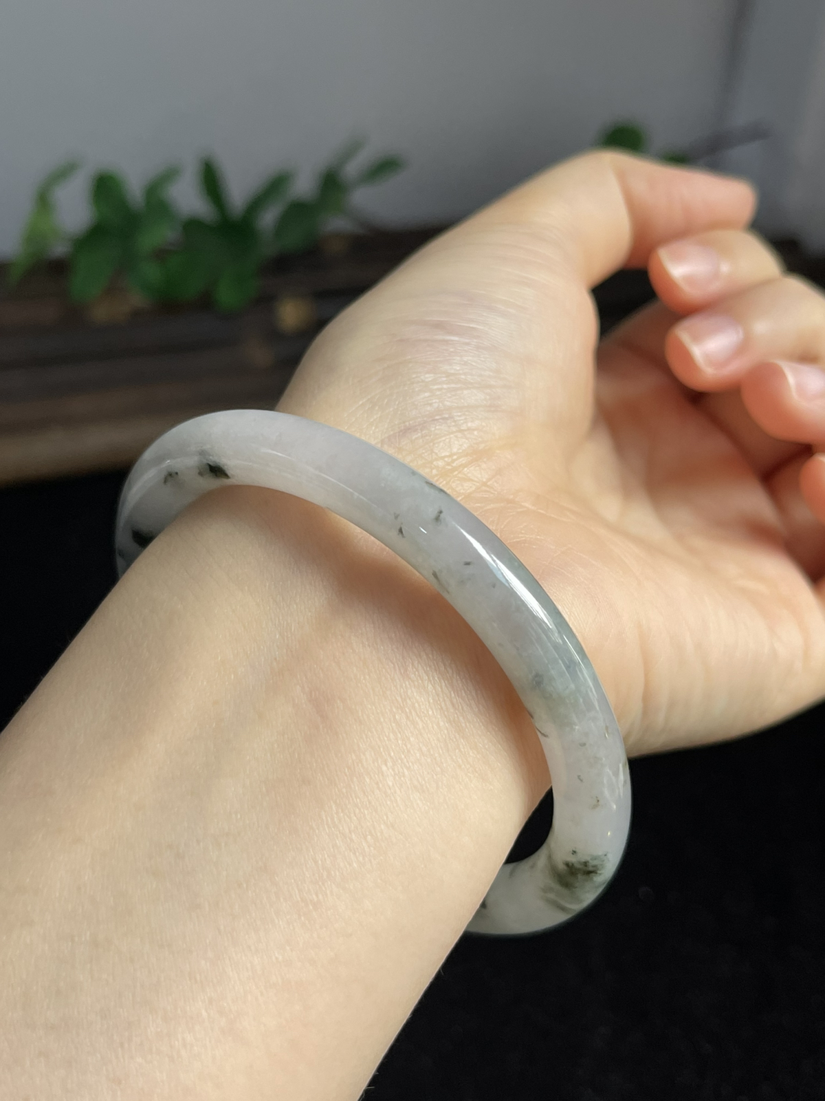 圆镯60圈口，翡翠手镯