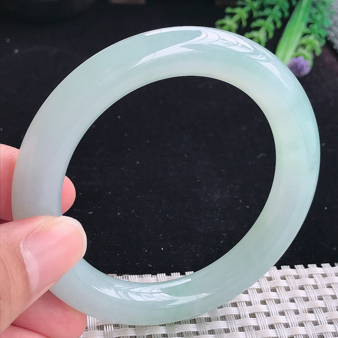 实拍A货翡翠57/10.4/10.8老坑冰胶果冻天空蓝圆条手镯平安镯翡翠玉镯