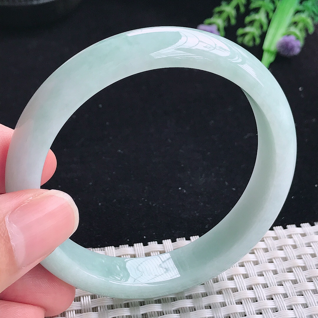 实拍A货翡翠57.5/12.8/7.6老坑温润浅绿色手镯平安镯翡翠玉镯美人镯