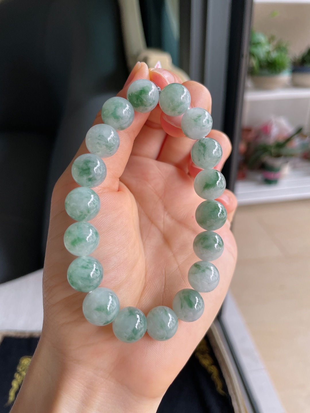 ️，天然翡翠A货，冰飘花手串，尺寸：11mm。【编3831】