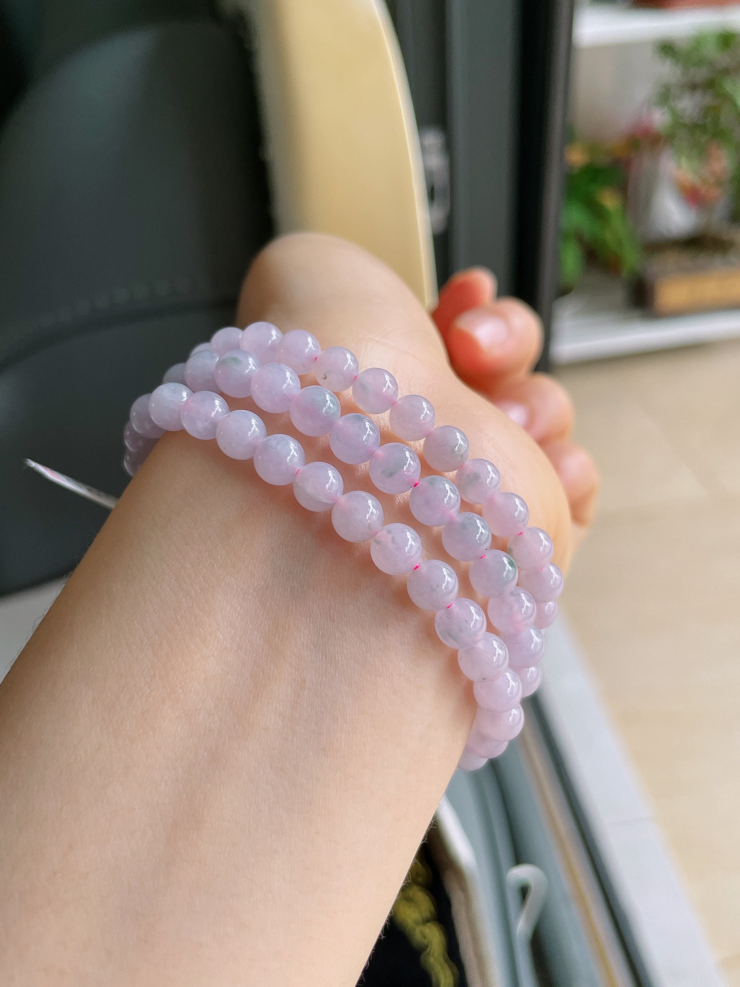 天然翡翠A货，冰飘花珠链，尺寸：5.8mm95颗。【编1777】